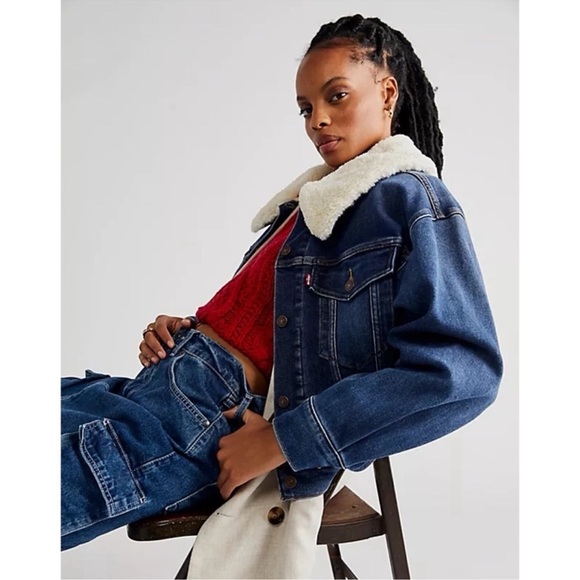 NWT Levi's Denim Jacket Sherpa Fleece Baby Bubble Trucker Jacket Dark Wash Small - Picture 10 of 13